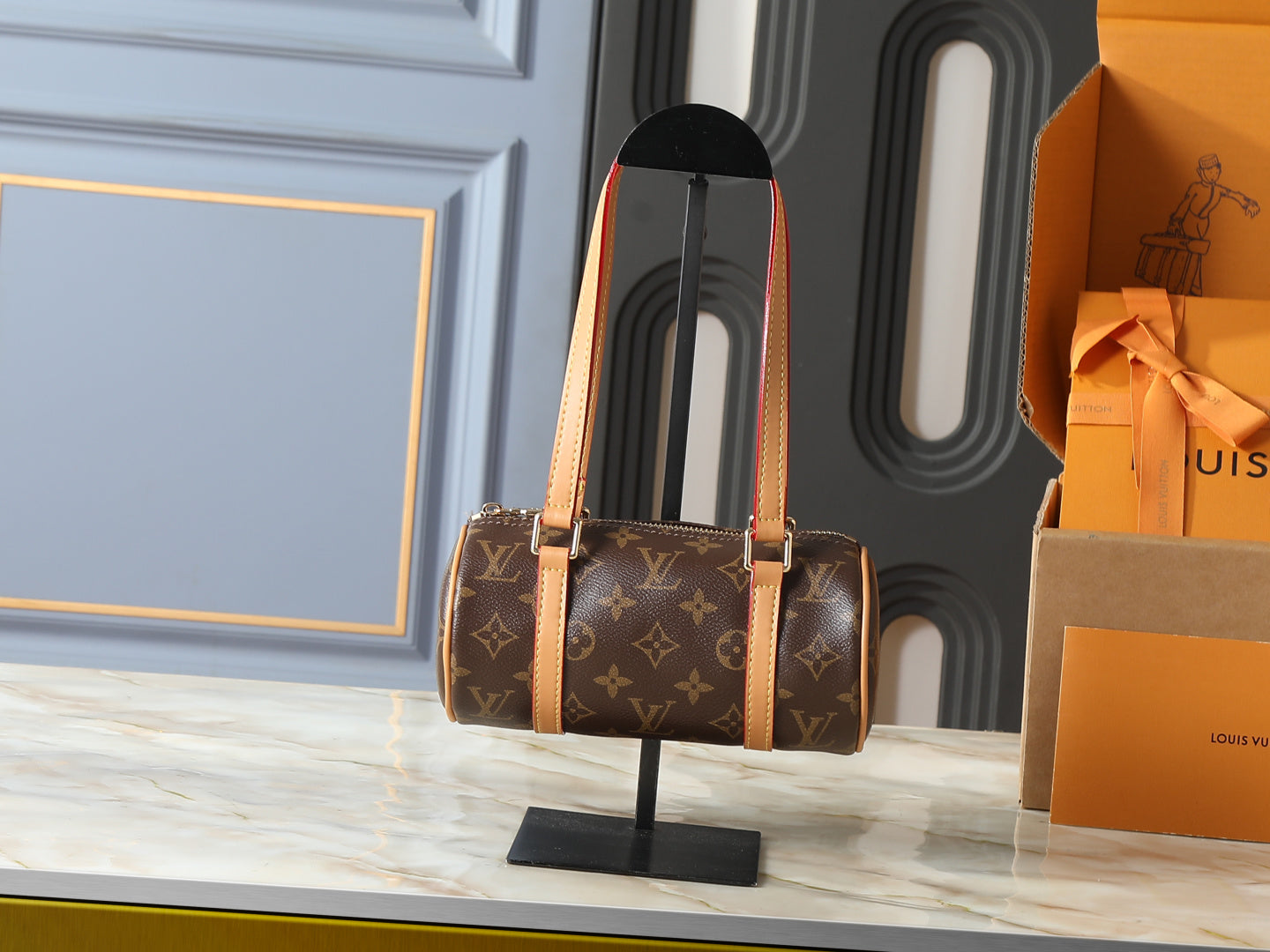 156NE21B Popular leather bag