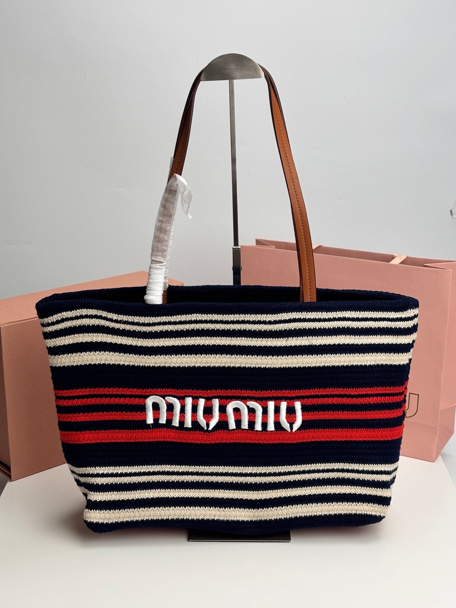 1XA78B Popular    Woven Bag