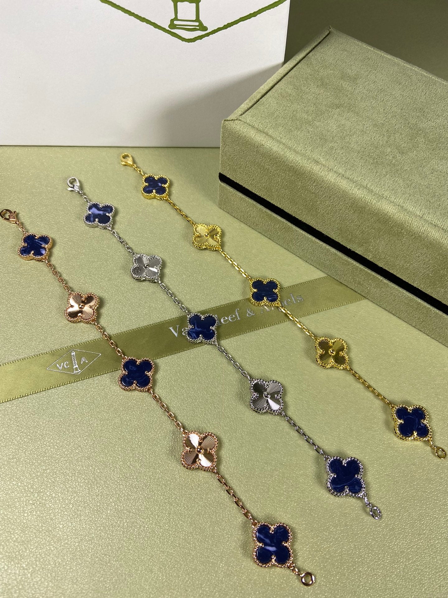 5XVA181K  Popular bracelets  5 flowers normal size1.5cm flower