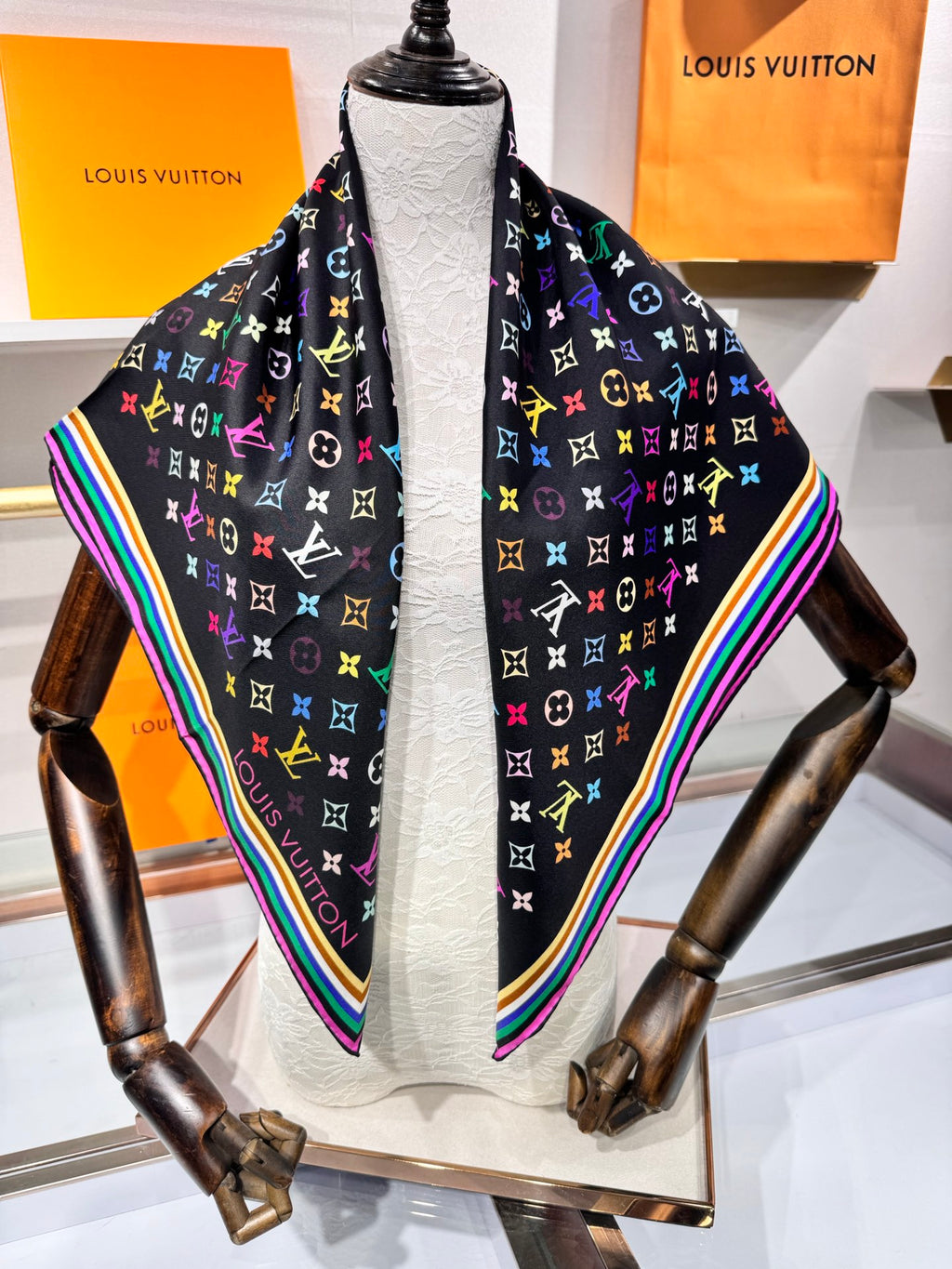 155NE89WUE Popular Silk Scarve