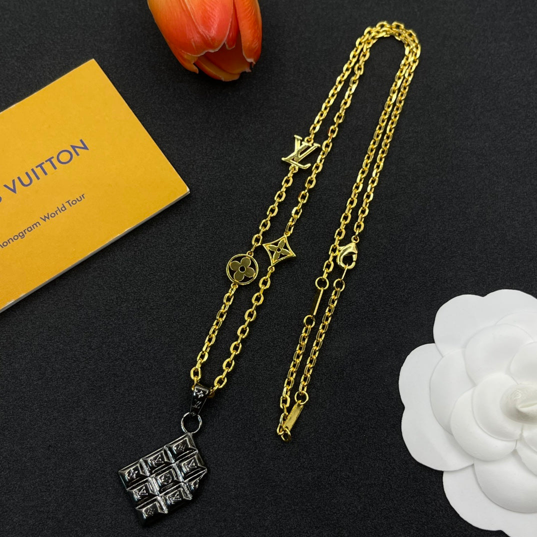 15QE129X Popular Necklace