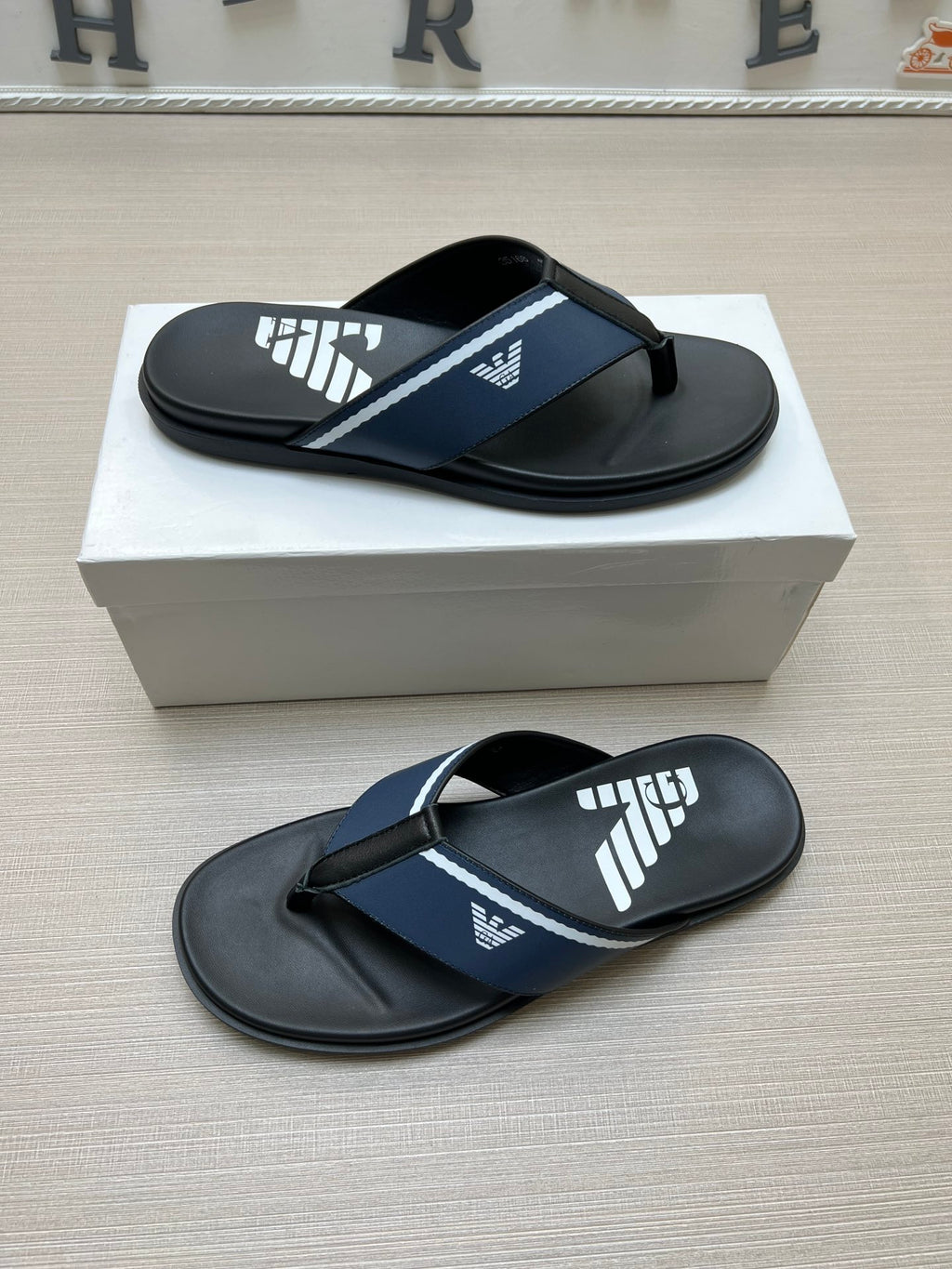 54A104Z Popular slippers