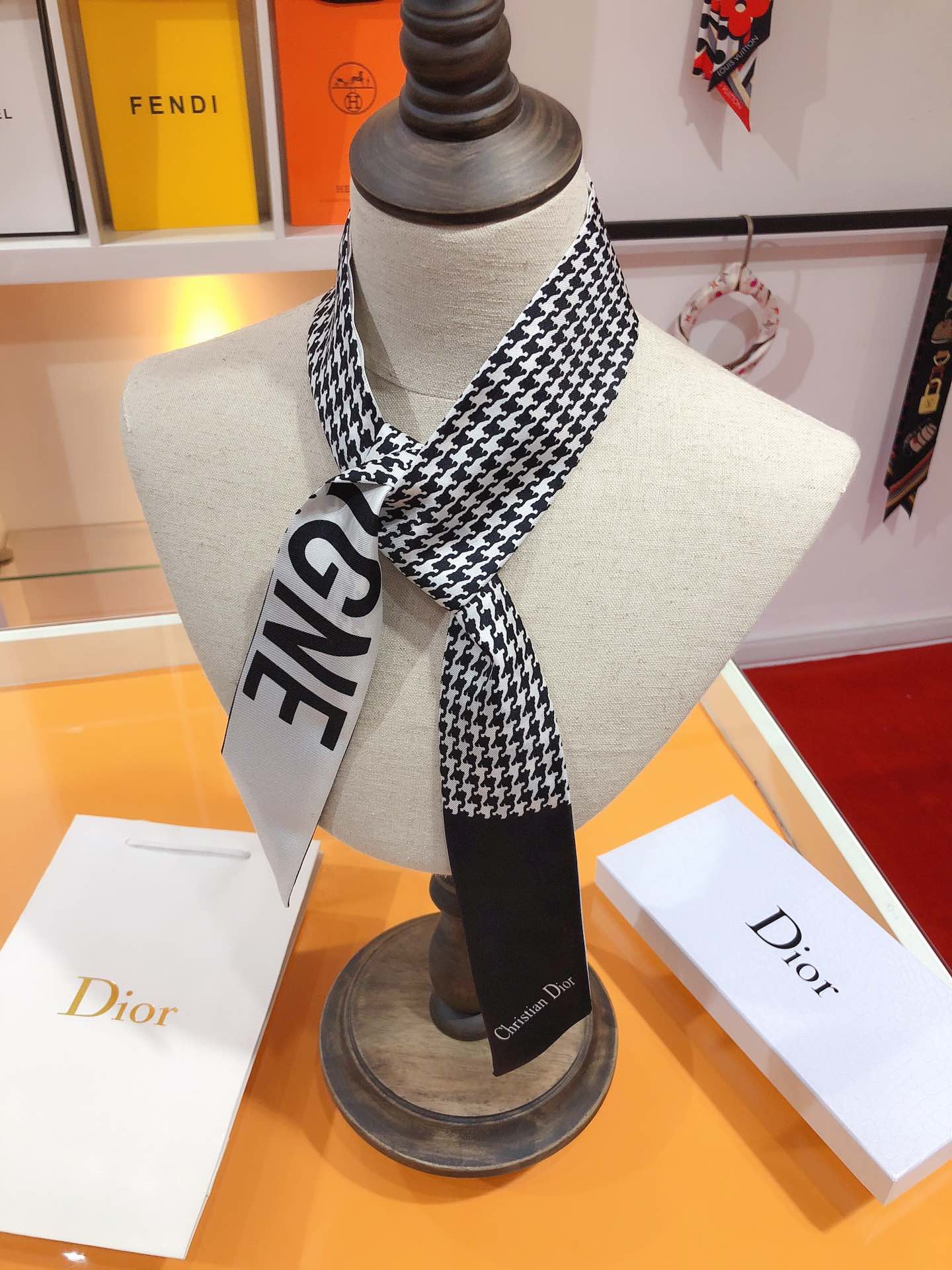 146ND4W Popular Silk Scarve