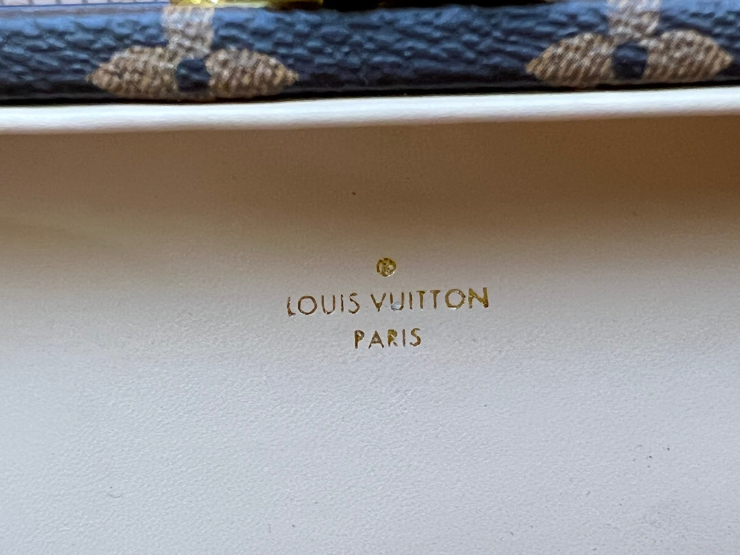 1XE276B Popular  leather bag 