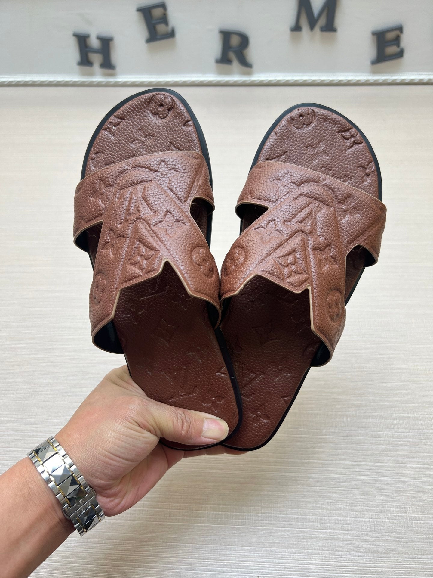 54E34Z Popular slippers