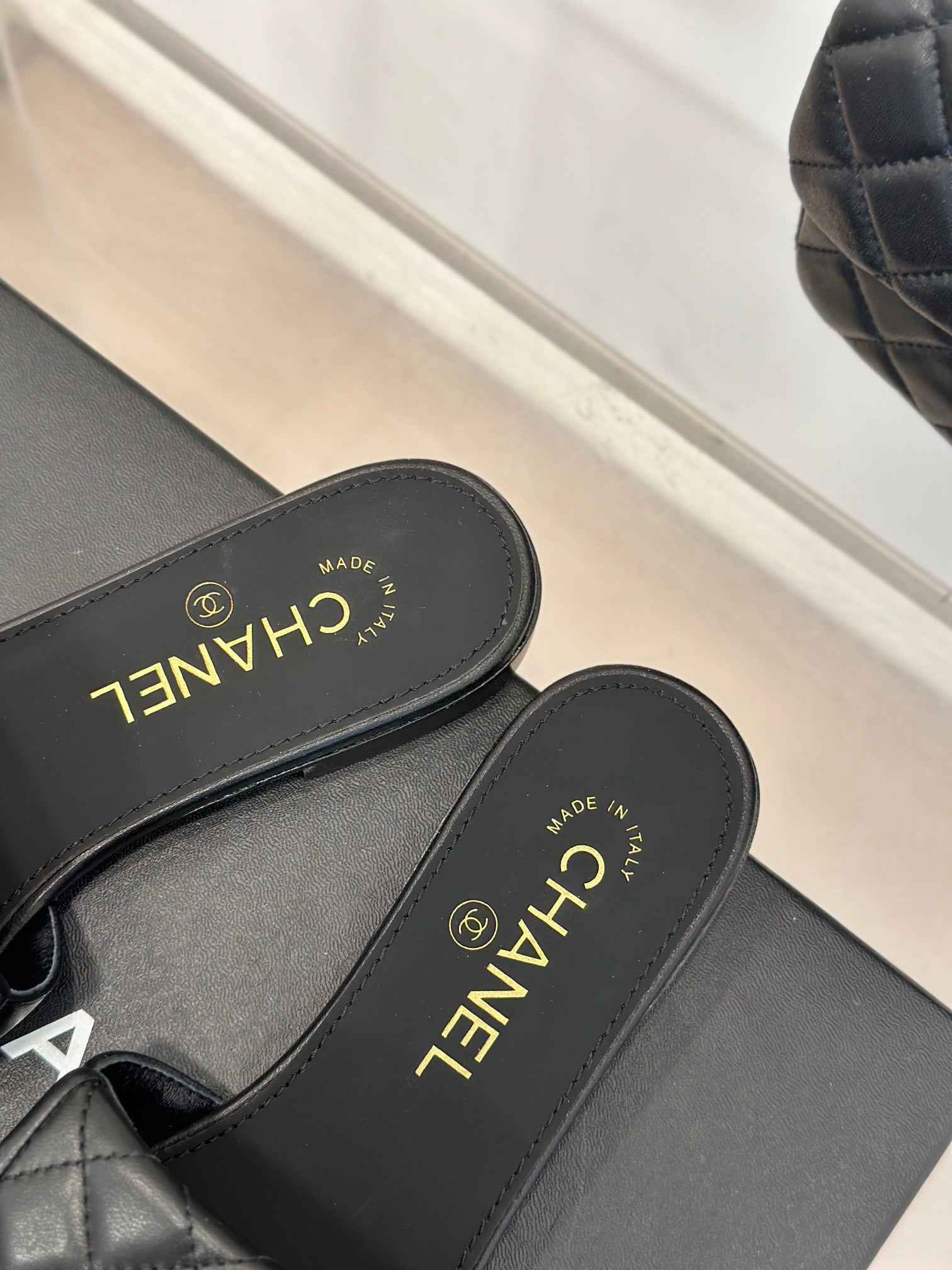 1ZC245Z Popular Slippers