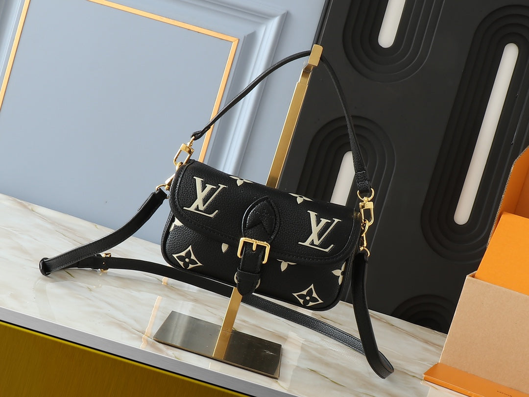 15XE4B Popular leather bag