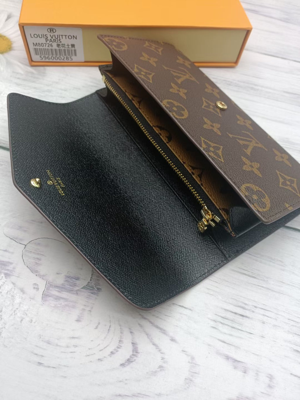 1XE93B Popular  leather wallets