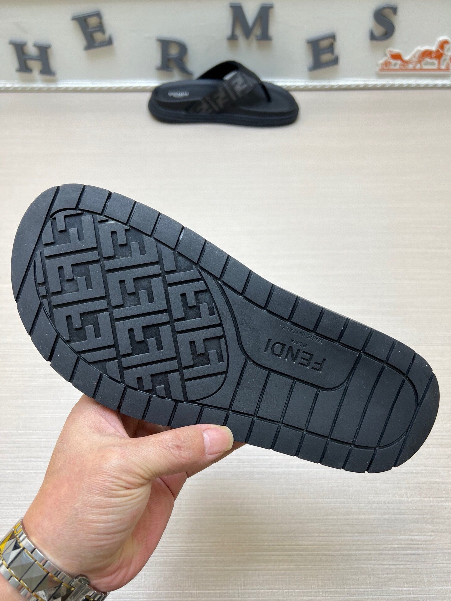 5LF222Z Popular Slippers
