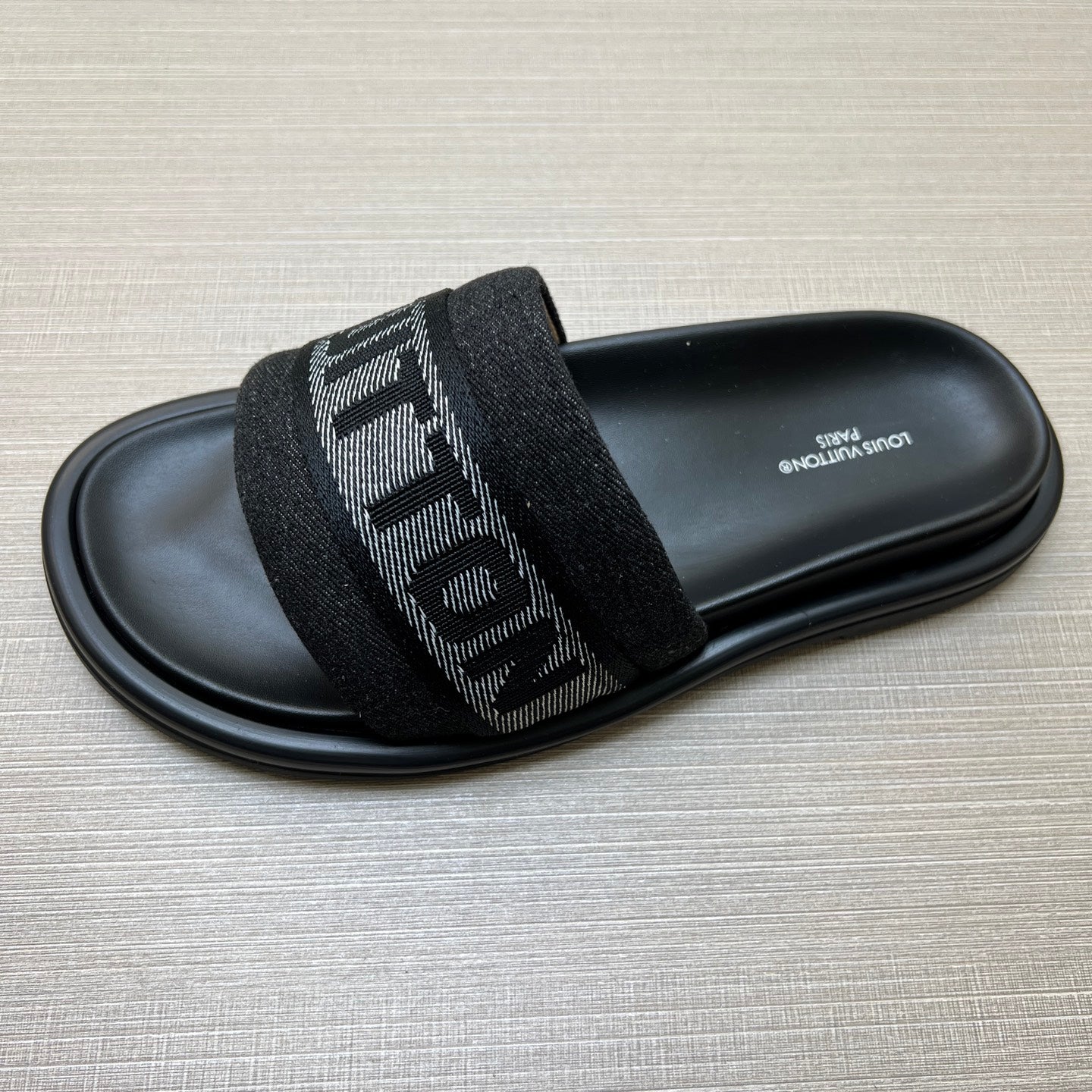 535ZE300Z Popular Slippers