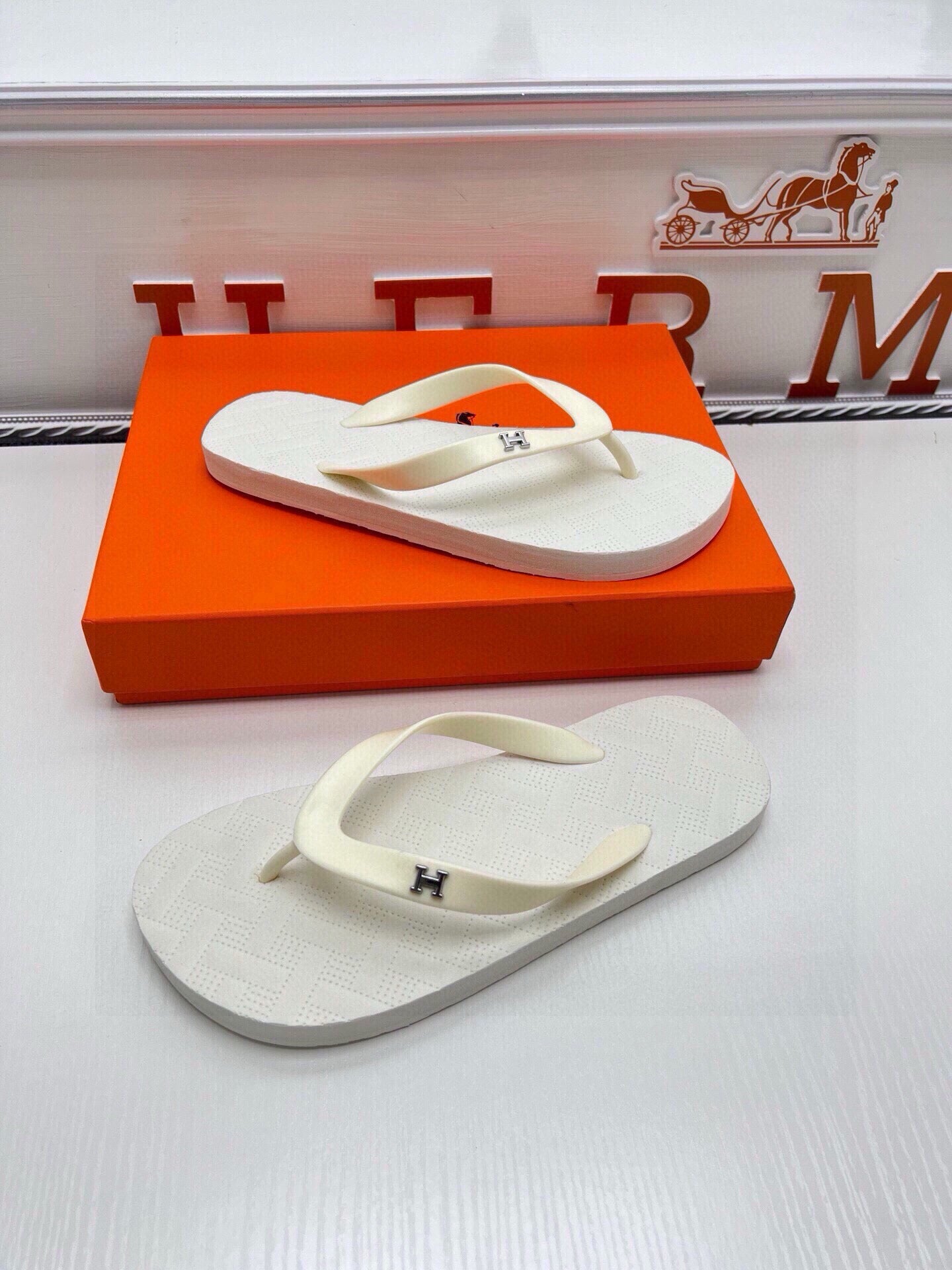 535ZH296Z Popular Slippers