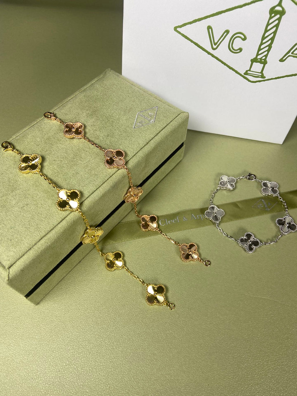 5XVA181K  Popular bracelets  5 flowers normal size1.5cm flower