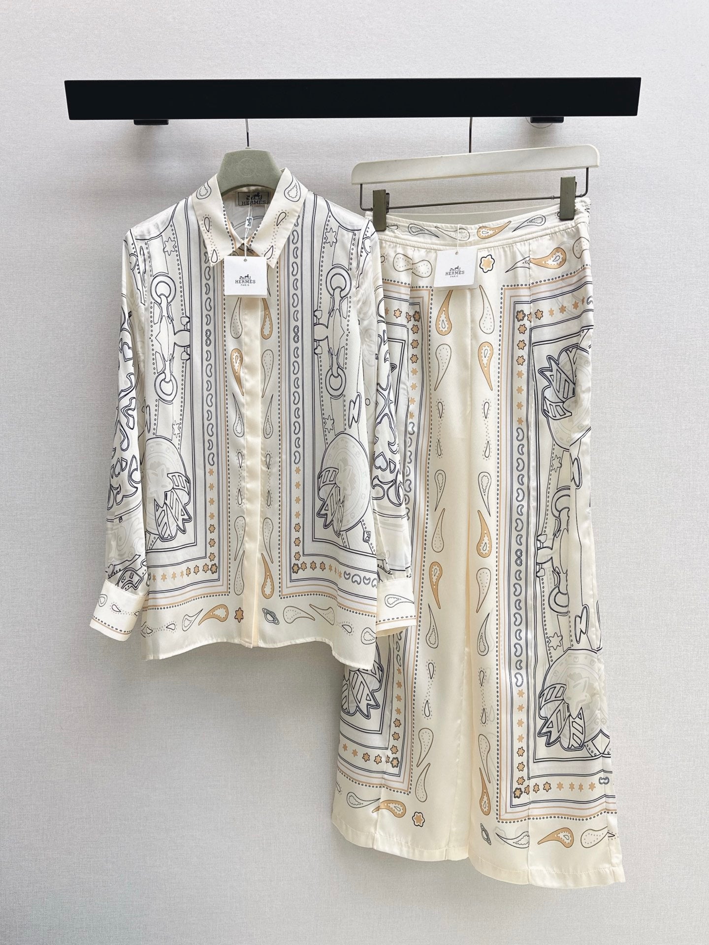 U2X56H40 Popular set （Pants +Clothes）