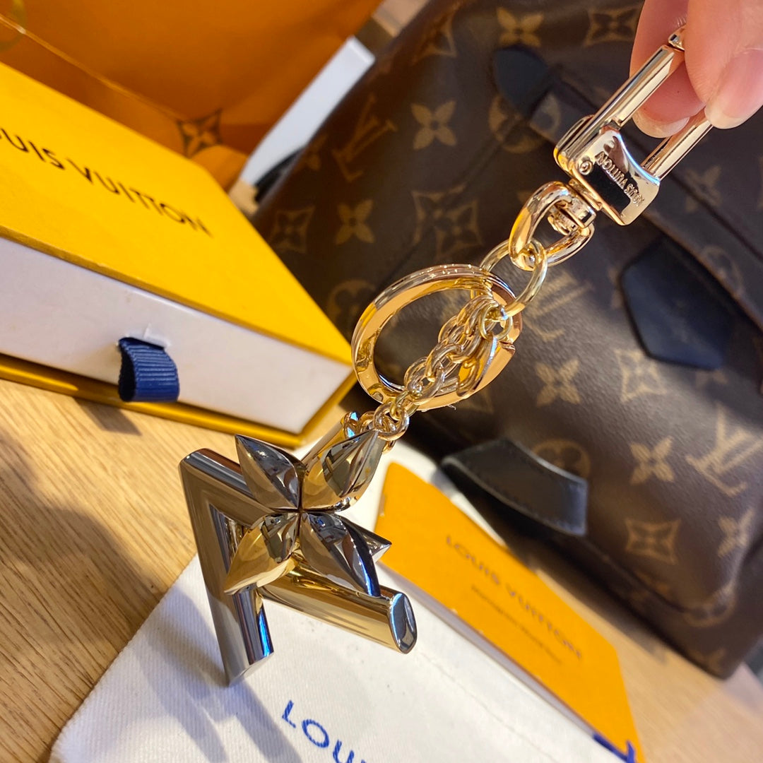 1E18A  Popular Keychains
