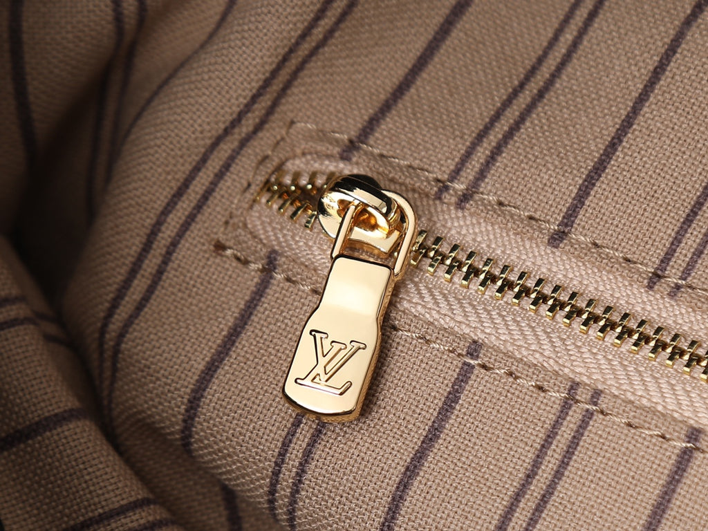 146PE65B Popular leather bag