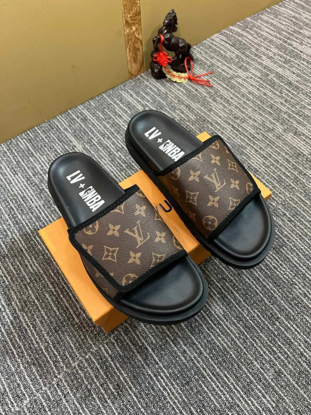 5YE47Z Popular Slippers