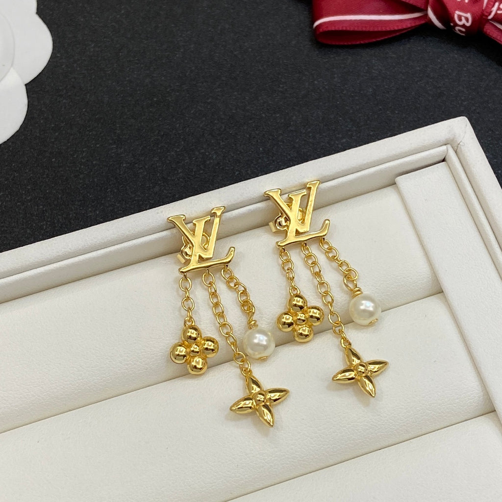 14E450E Popular Earrings