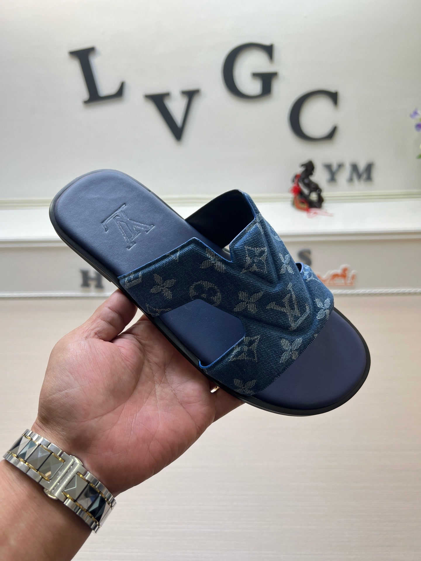 54E109Z Popular slippers
