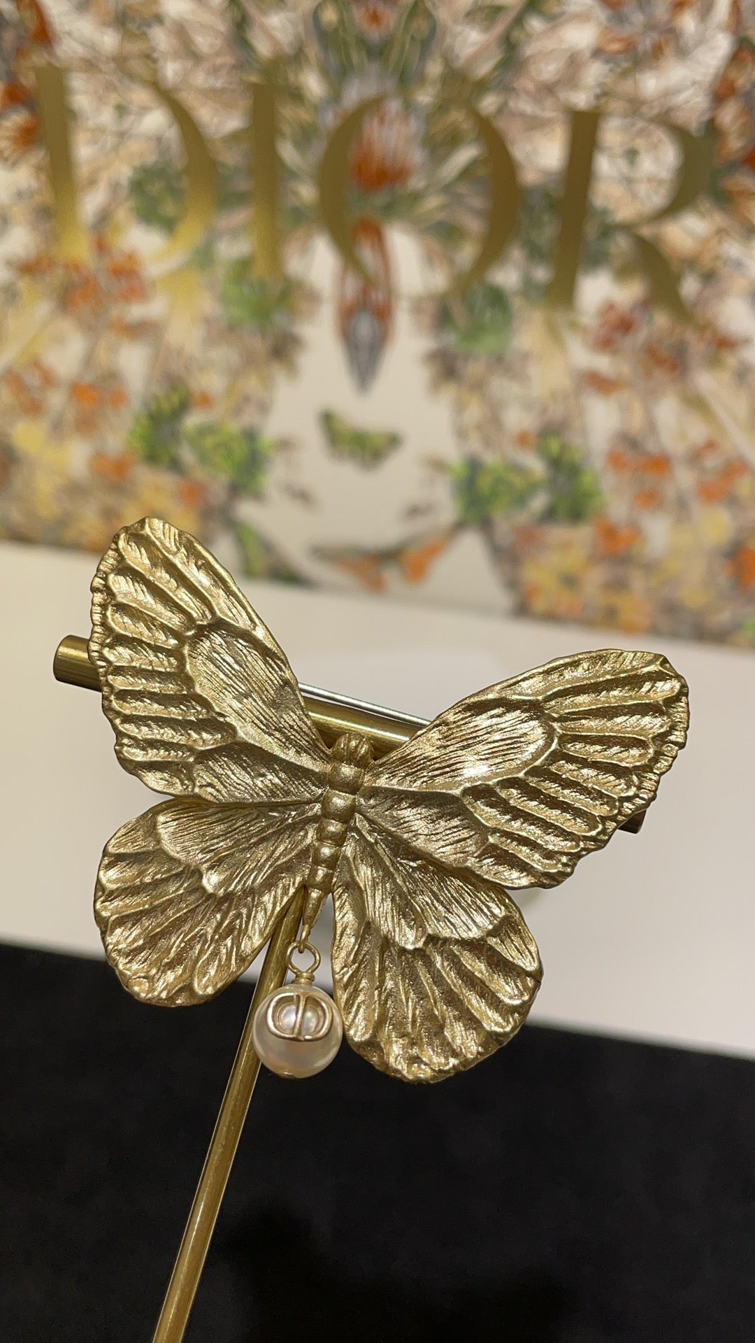 25ZD22X Popular Brooch