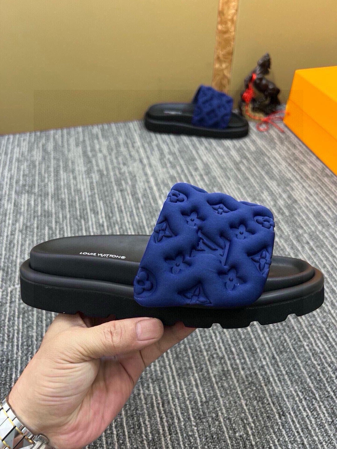 5QE13Z Popular Slippers