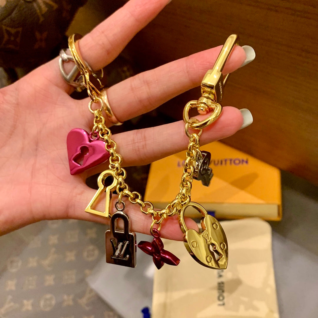 35QE12A Popular bag 's charms accessories