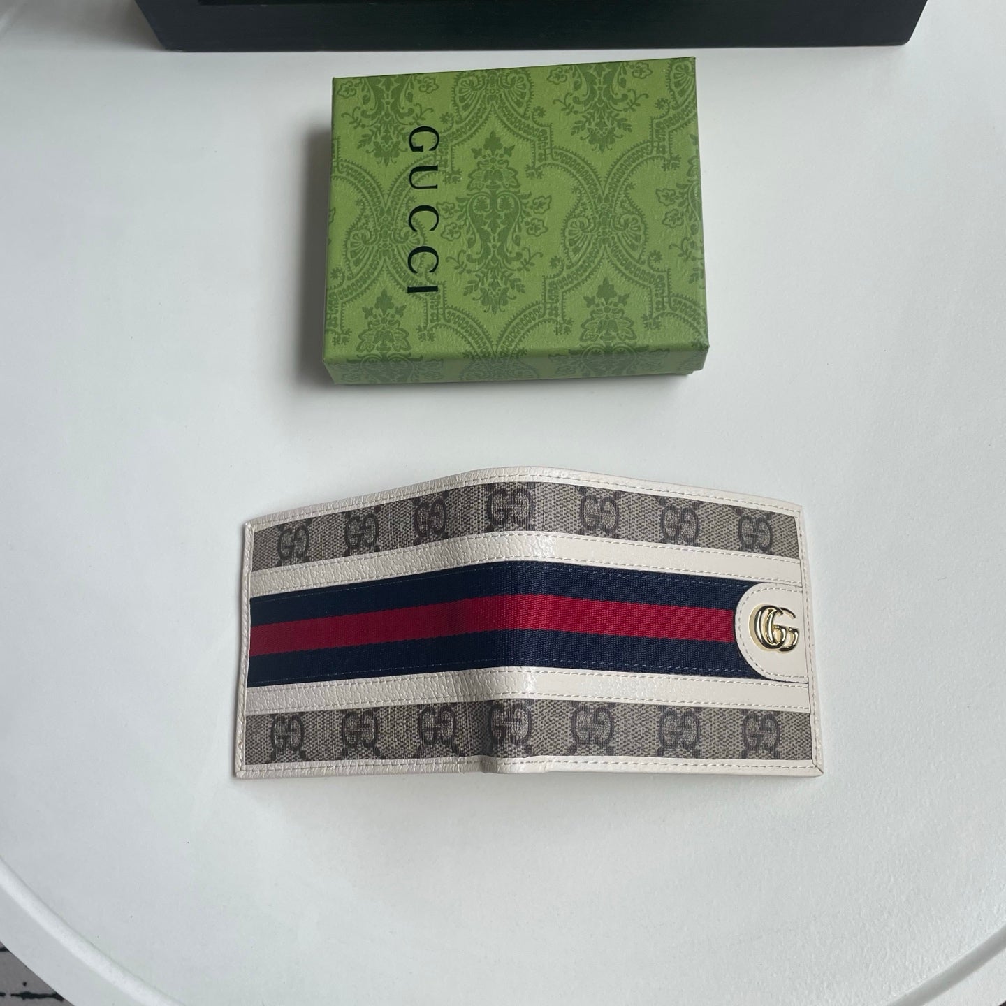 146XB7B Popular leather wallets ( with full packaging )