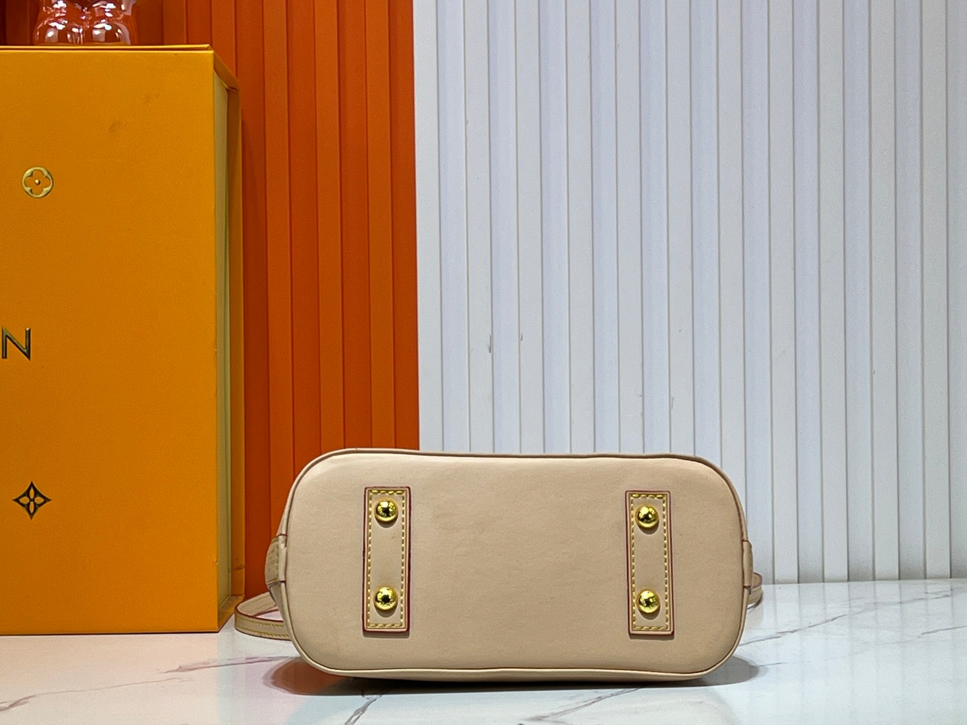 146PE85B Popular leather bag