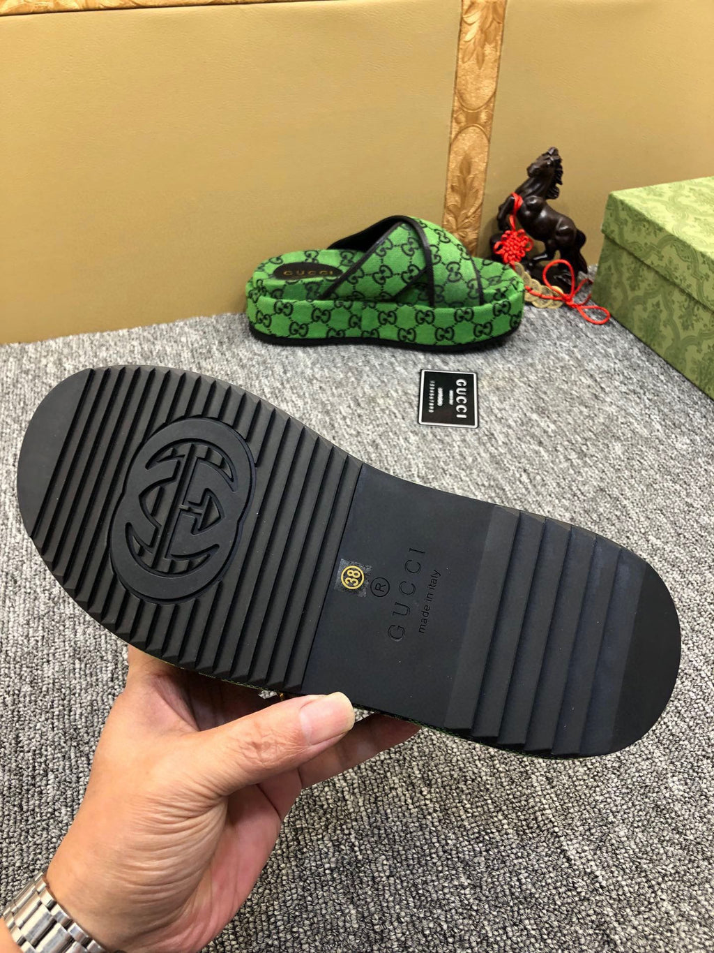5YB69Z Popular Slippers