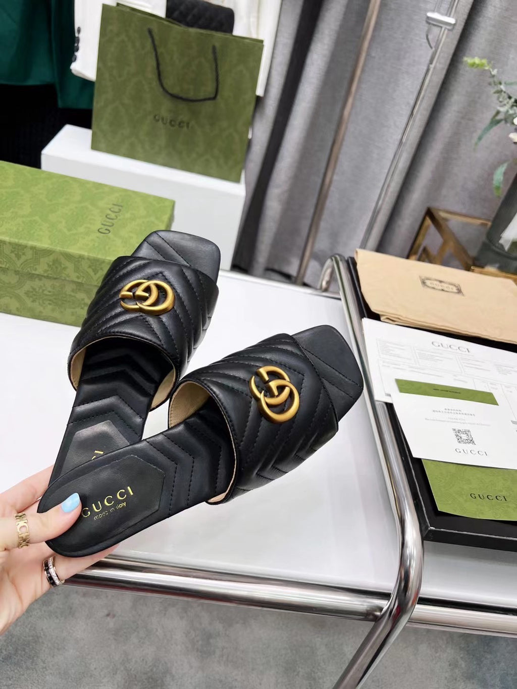 Z2X66B48 Popular high-quality leather slippers