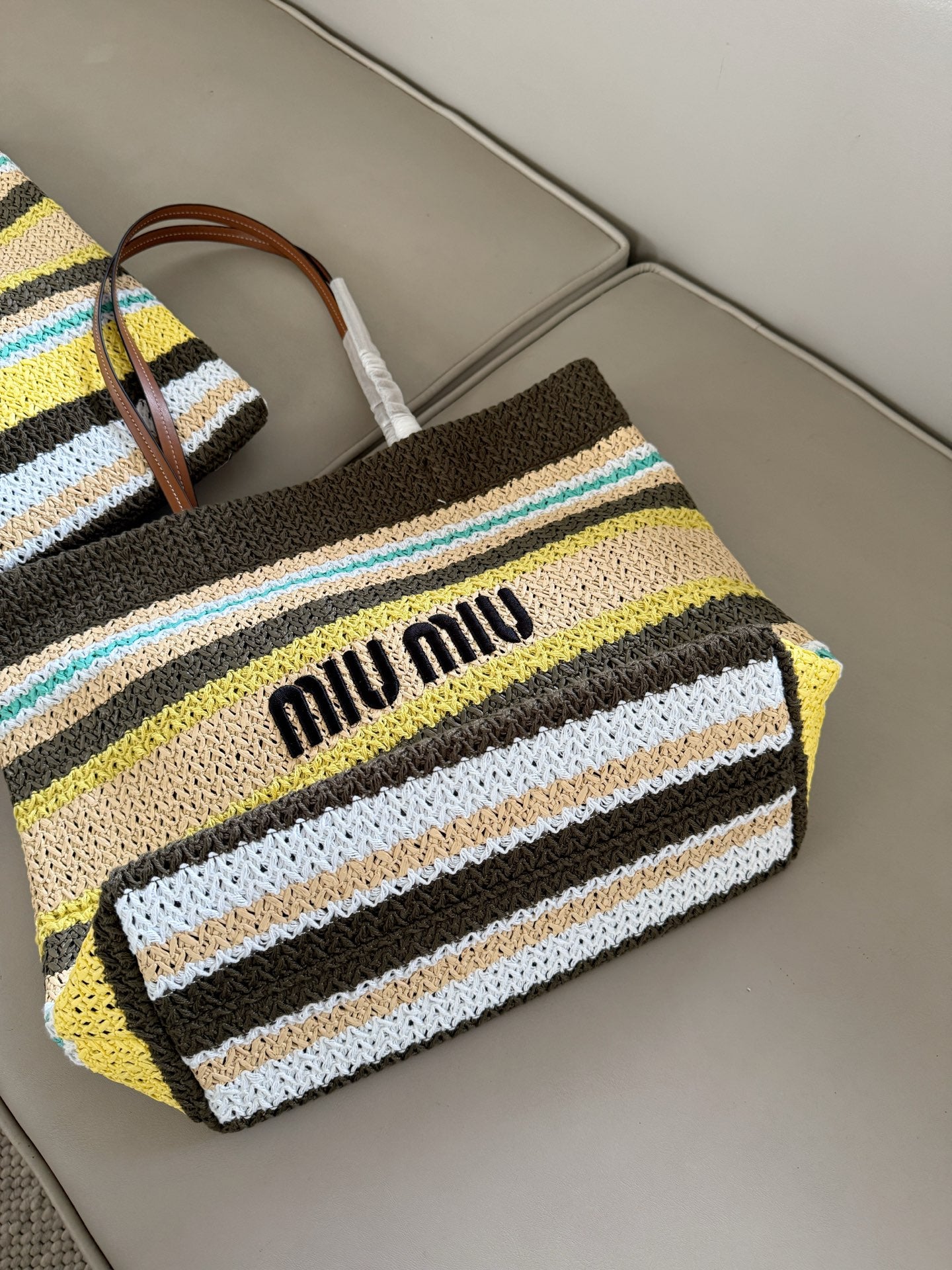 B1P46A162 Popular woven bags