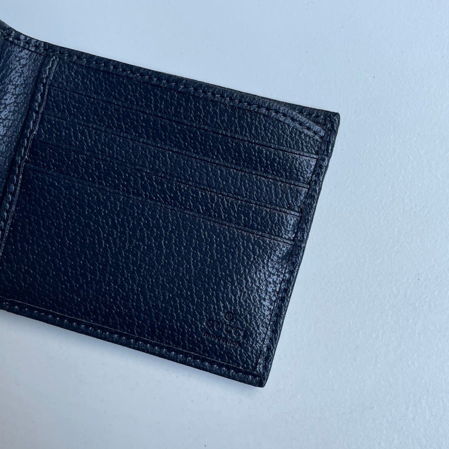 B1X46B7 Popular leather wallets ( with full packaging )
