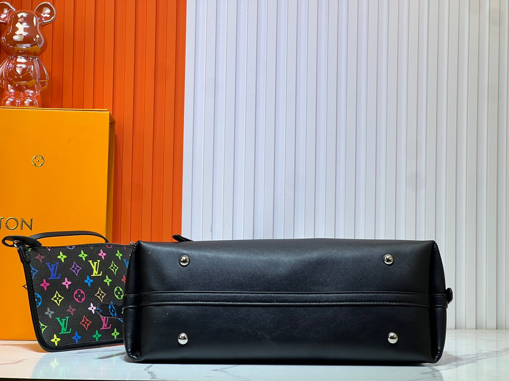1WE95B Popular leather bag