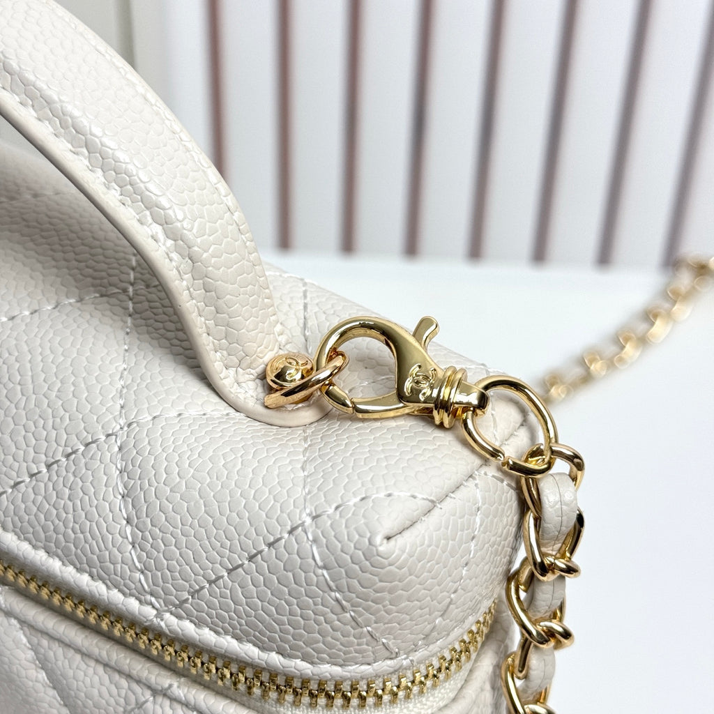B1X66C19  Popular leather bag