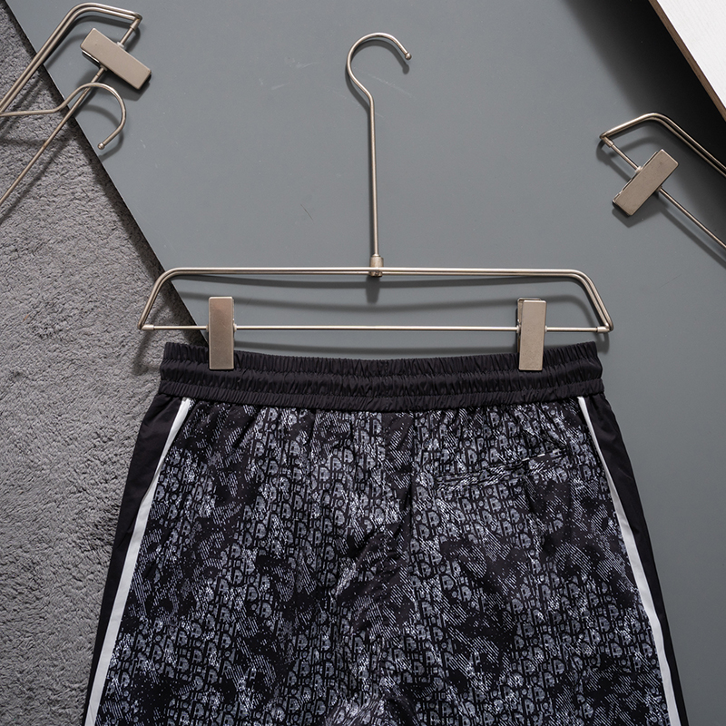 136ND5U Popular shorts