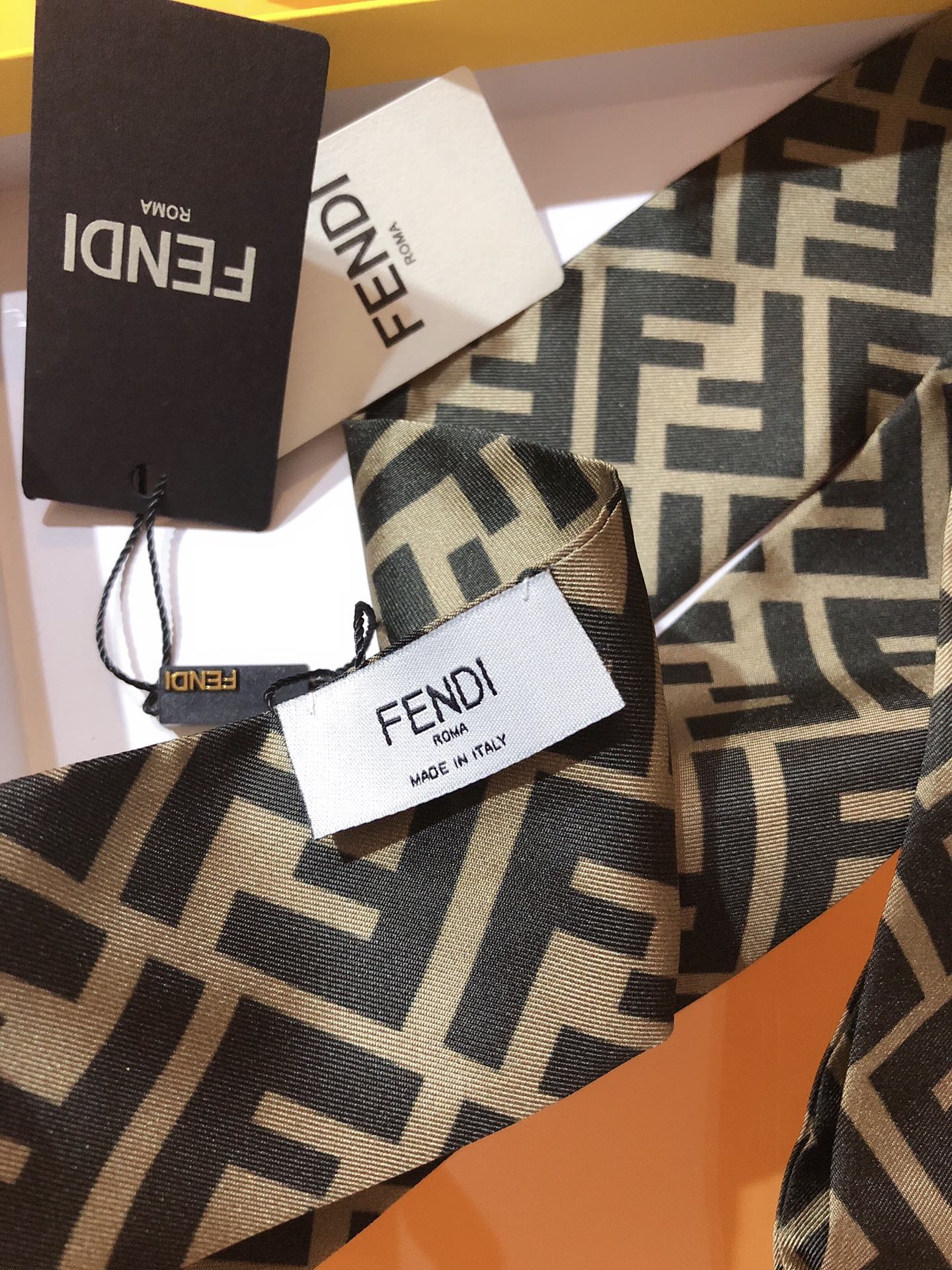 1ZF187WUE Popular Silk Scarve