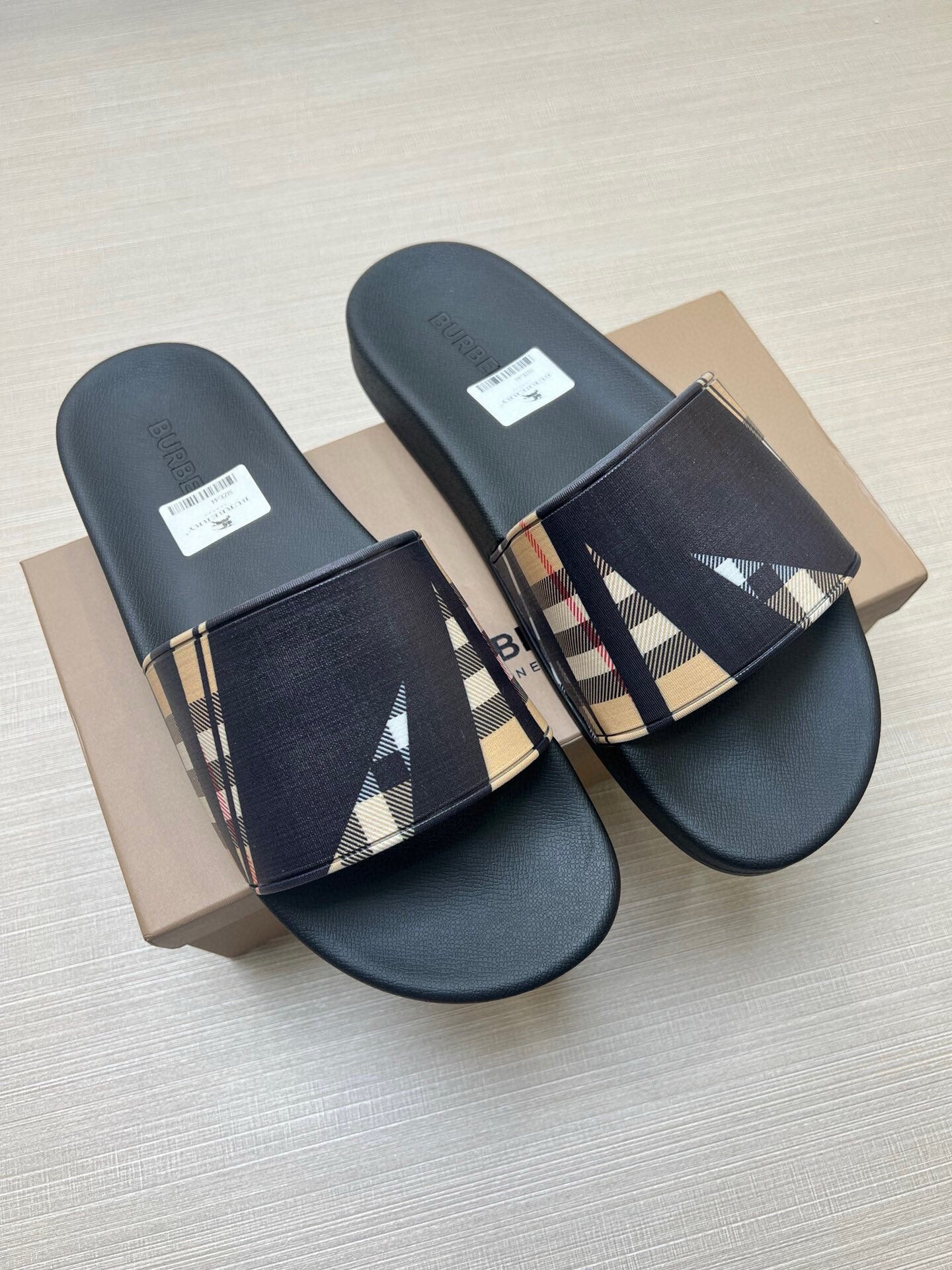 535ZR251Z Popular Slippers