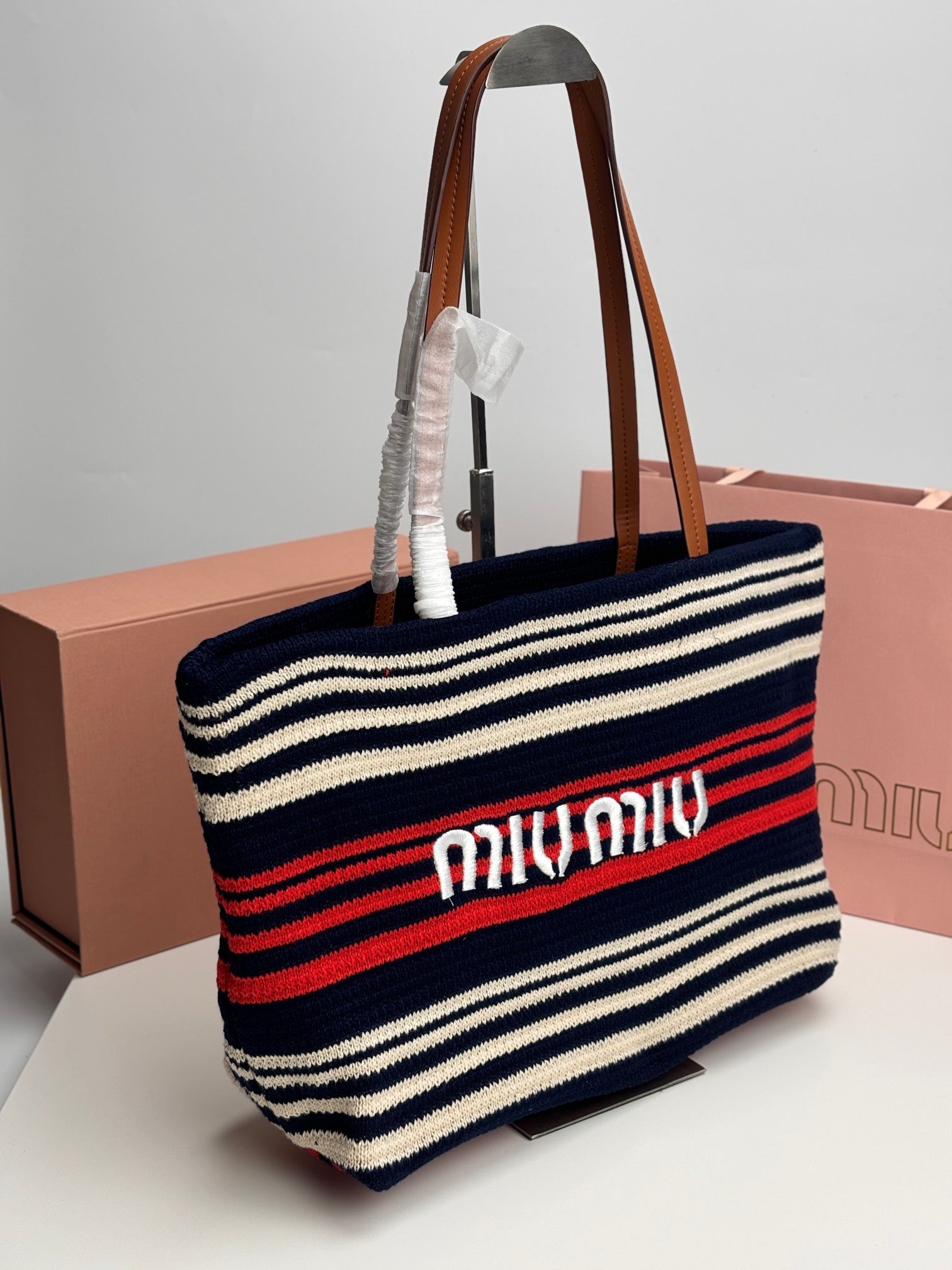 1XA78B Popular    Woven Bag