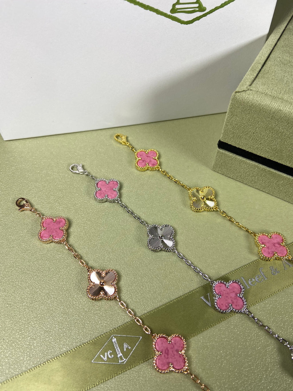 5XVA181K  Popular bracelets  5 flowers normal size1.5cm flower