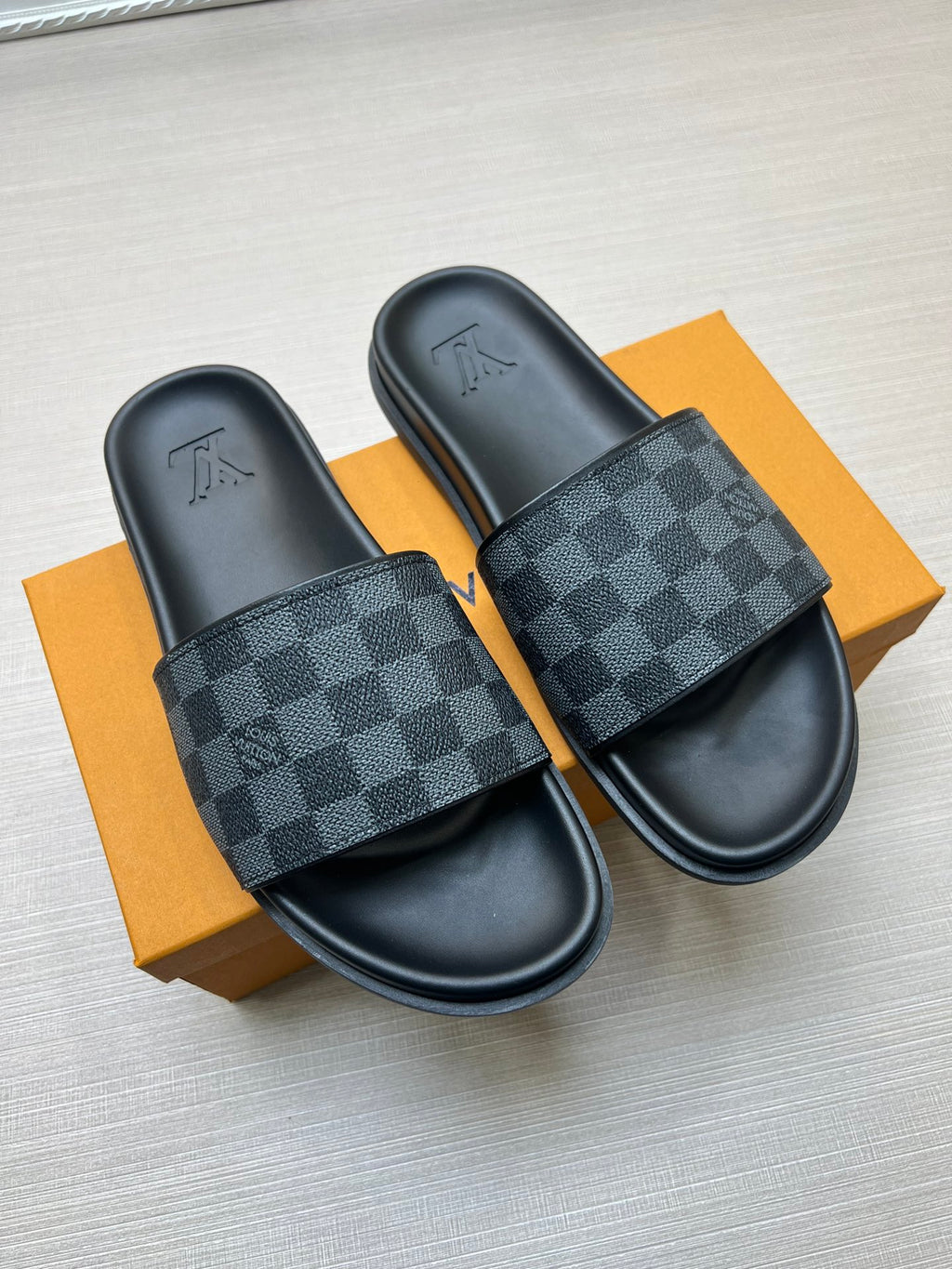 54E59Z Popular slippers