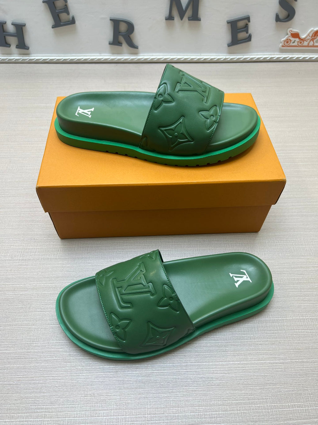 54E3Z Popular slippers