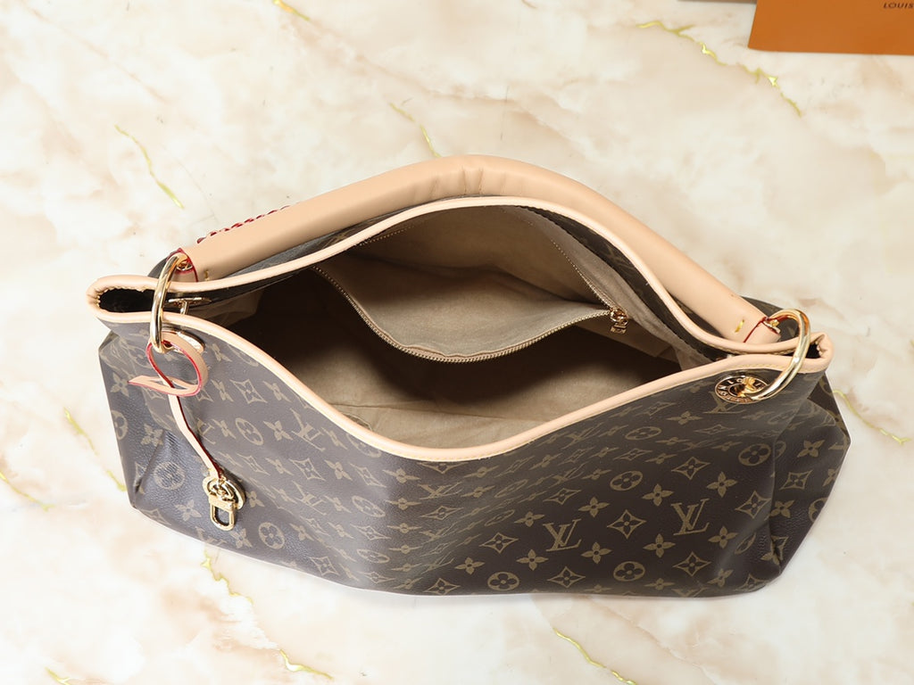 146PE65B Popular leather bag