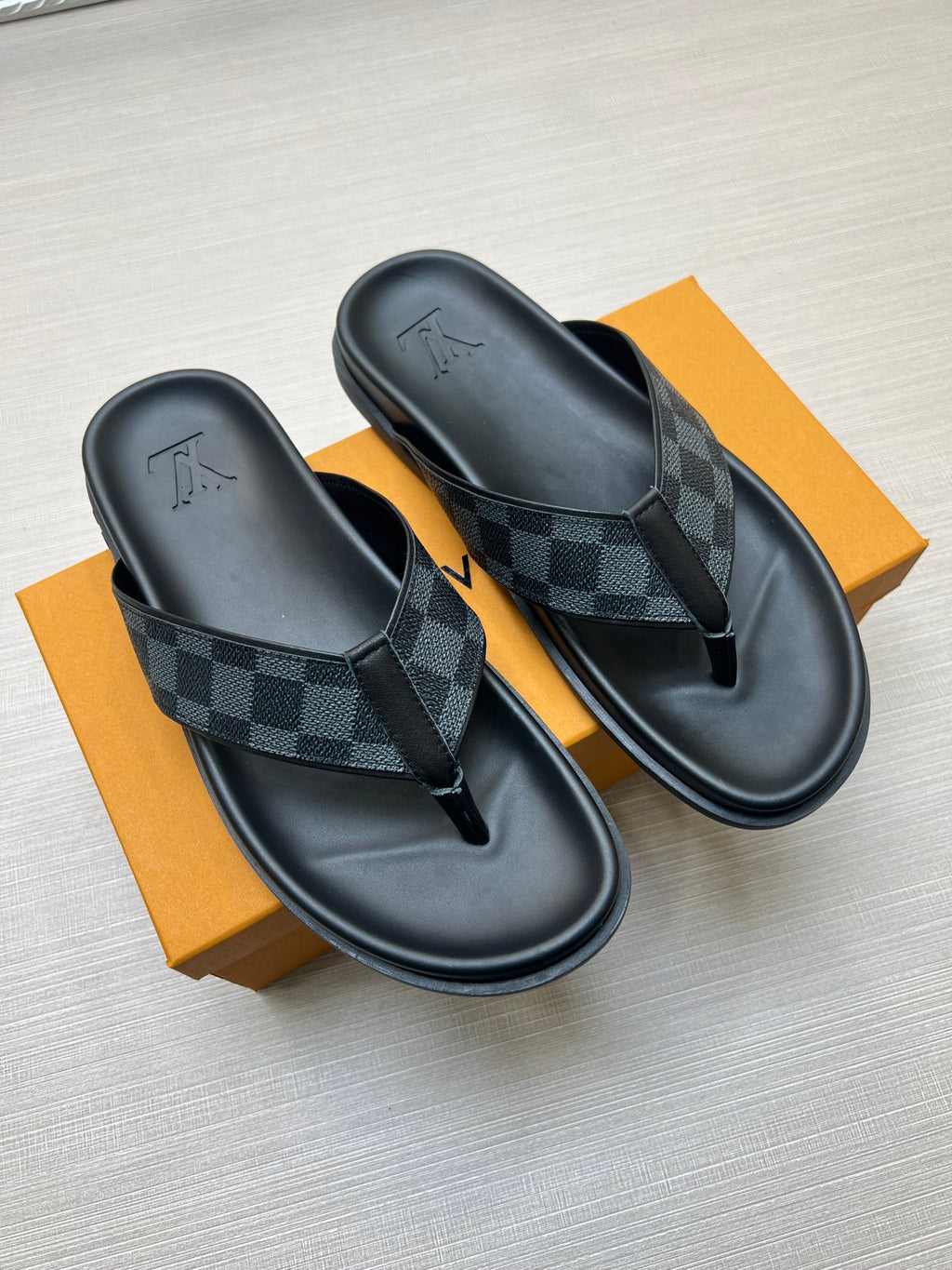 54E59Z Popular slippers