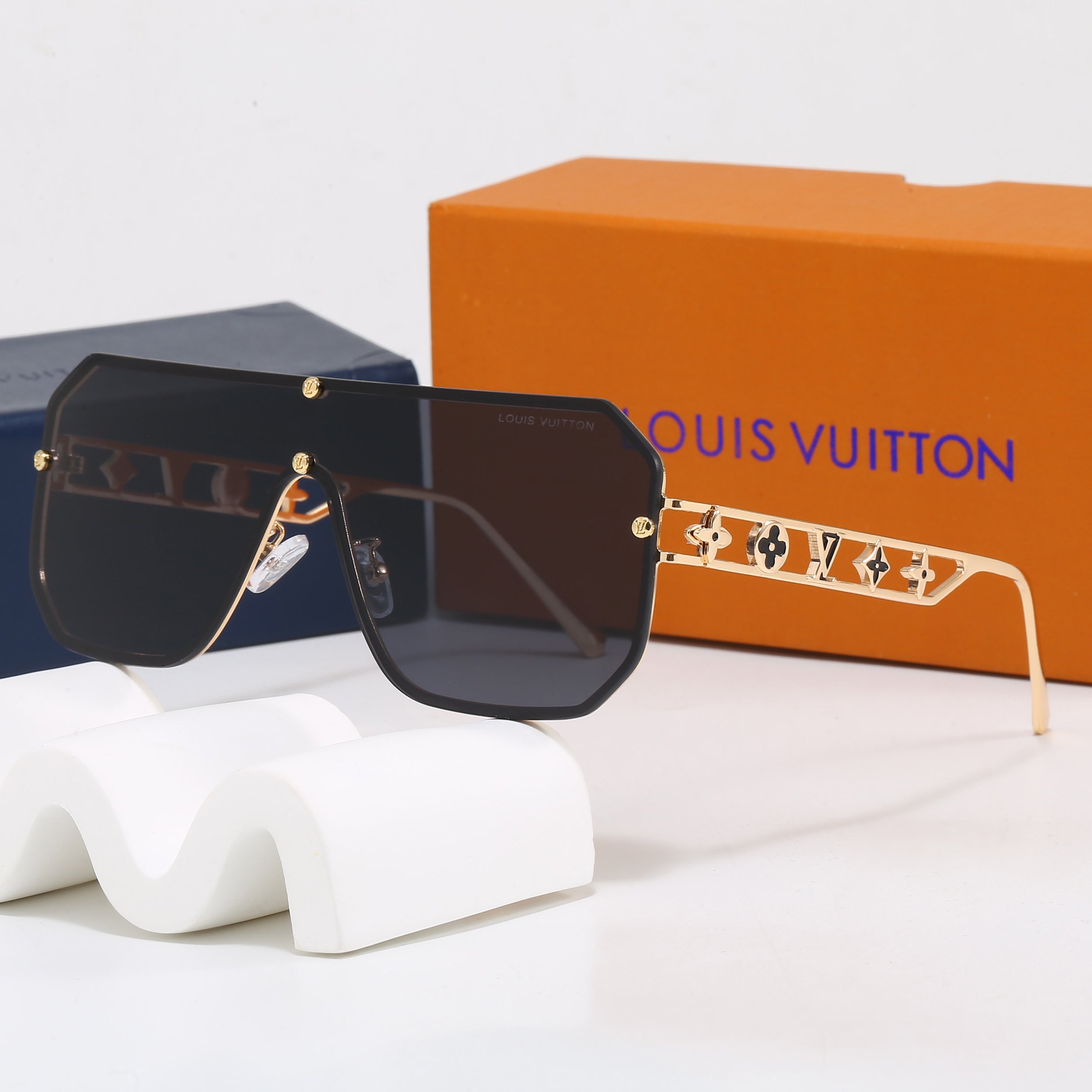156PE24T Popular Sunglasses