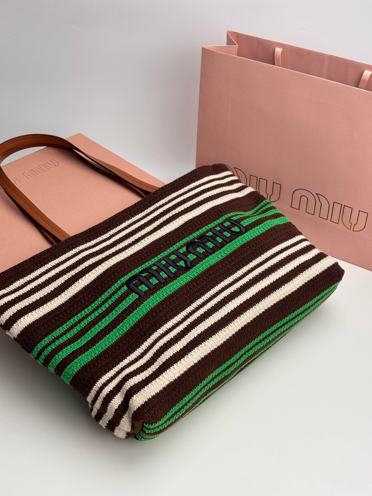 1XA78B Popular    Woven Bag