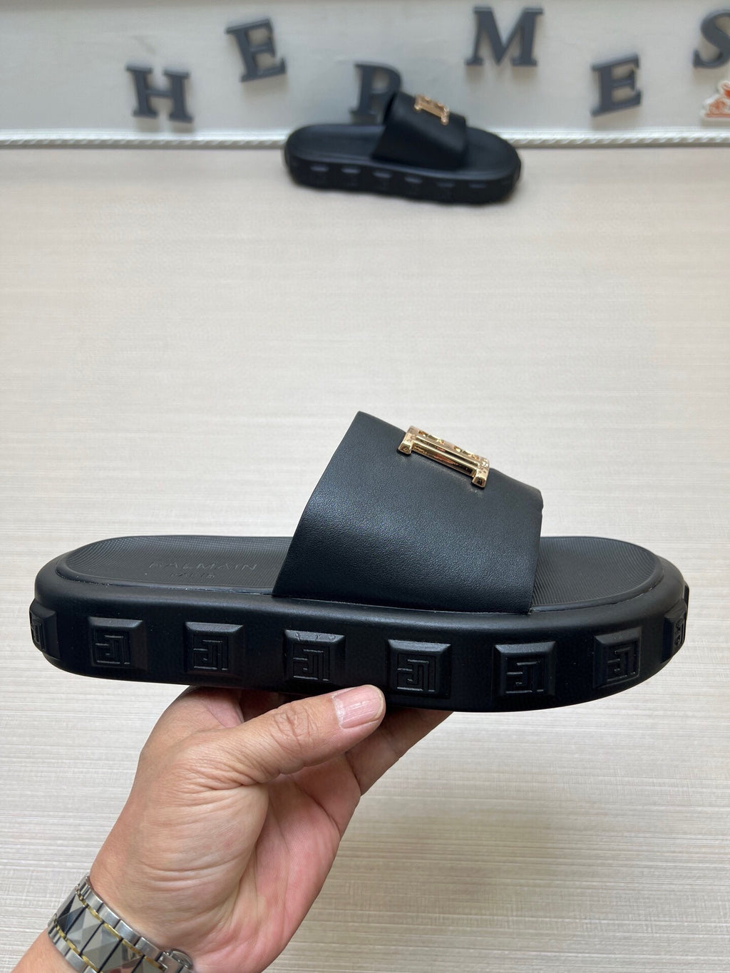 54A21Z Popular slippers