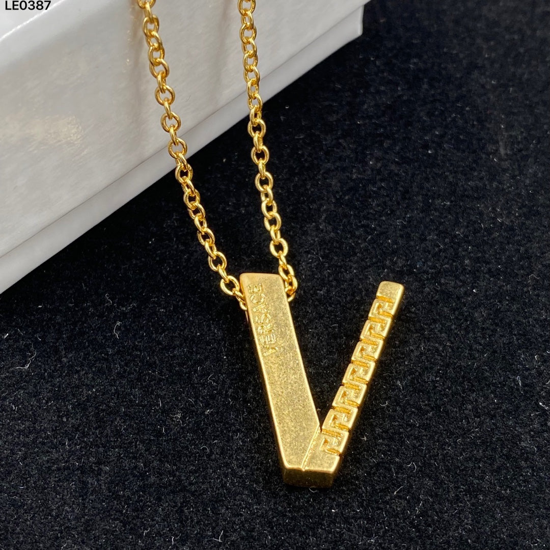 175RV54X Popular    Necklaces