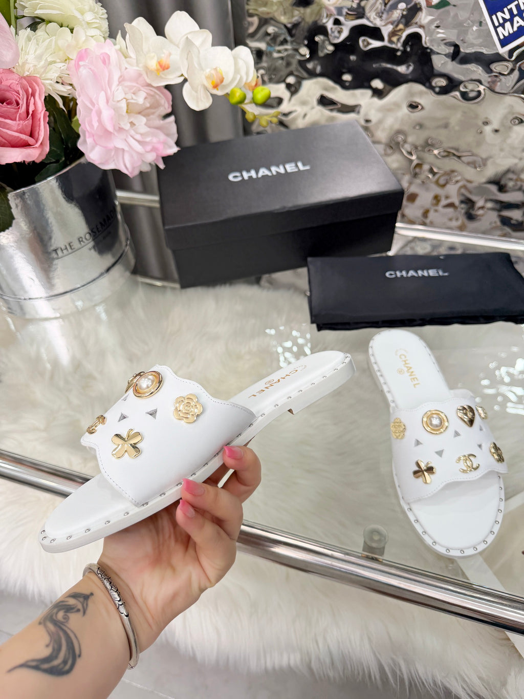 Z2X66C42  Popular high-quality leather slippers