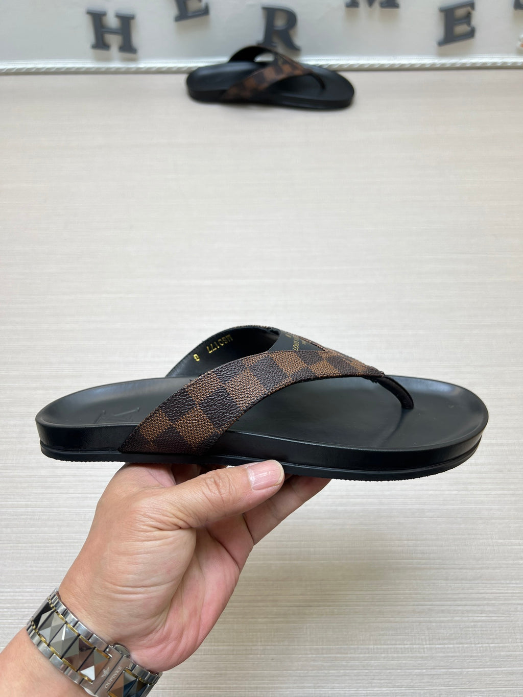 54E85Z Popular slippers