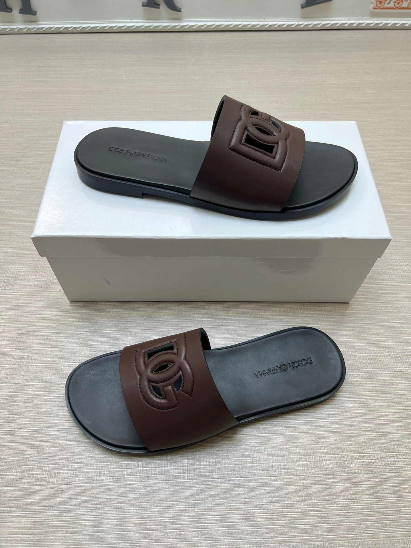 54A63Z Popular slippers