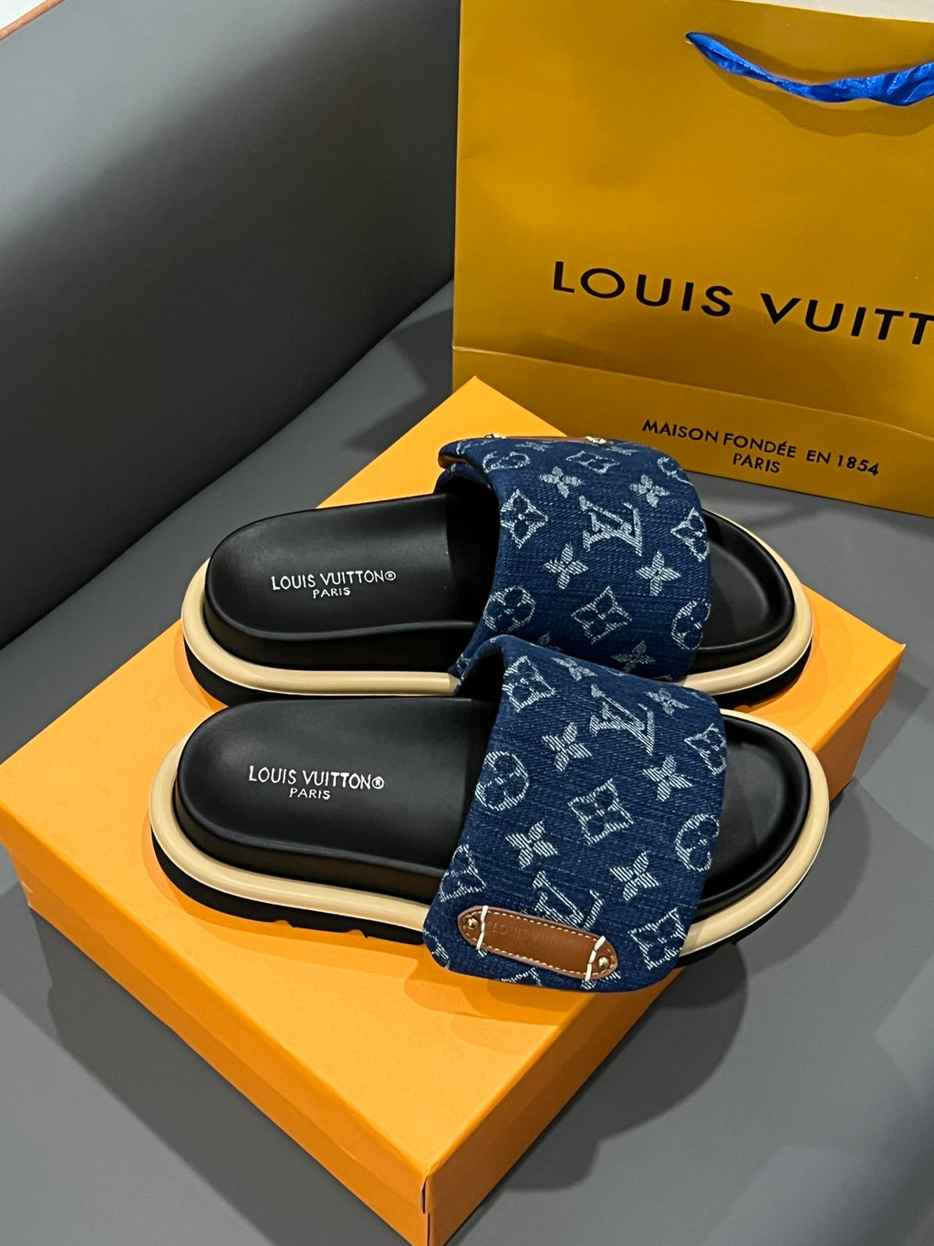 14E73Z Popular Slippers